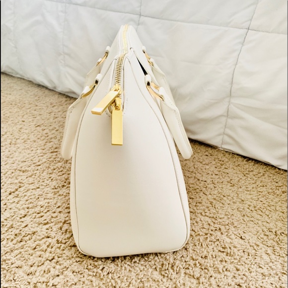 JOY & IMAN SNOW WHITE ZIPPERED PURSE - Picture 5 of 12